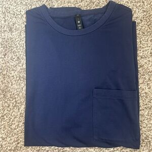 Men’s large lululemon shirt. Navy.